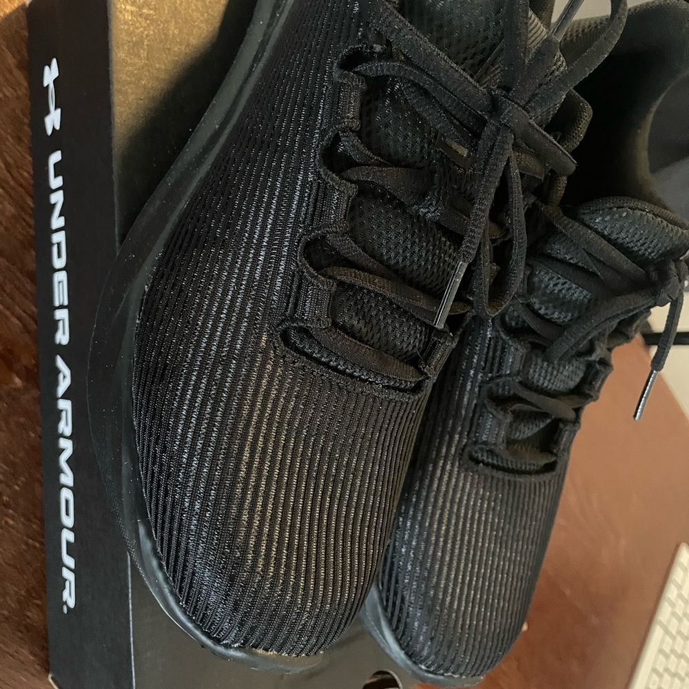 Under Armour Black Athletic Shoes UA Charged Speed Swift men’s size 8 New in box